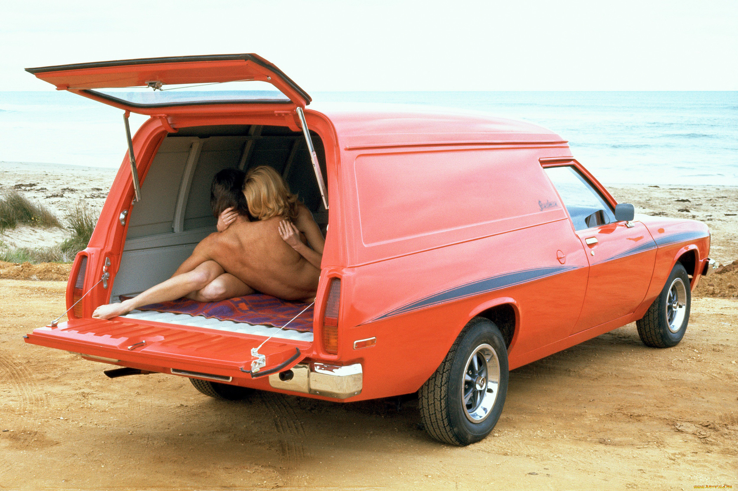 holden sandman hq panel van 1974